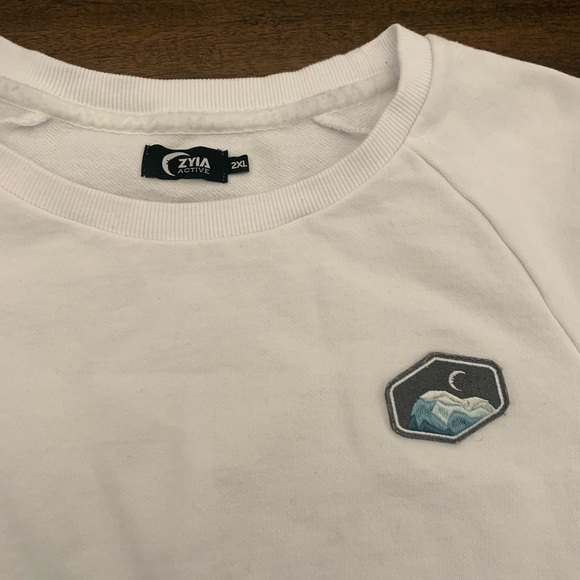 Zyia Active Crewneck Sweatshirt Women’s XXL White Mountain Moon Embroidered - Picture 2 of 5